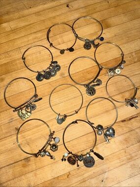 Wire charm bangle bracelets